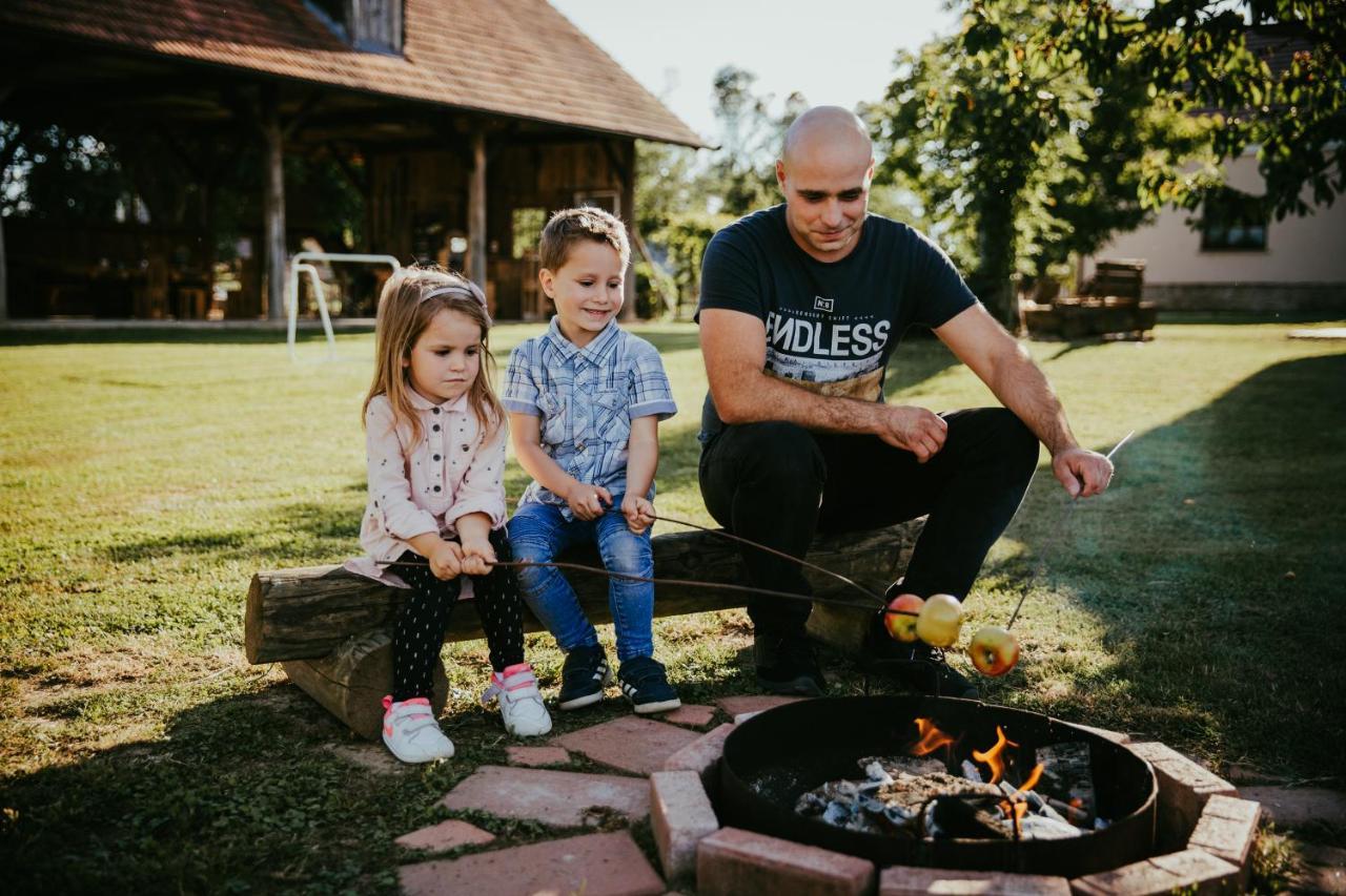 Treehouse Drevesna Hiska Strkovo Gnezdo Ranc Jures Hotel Лютомер Екстериор снимка