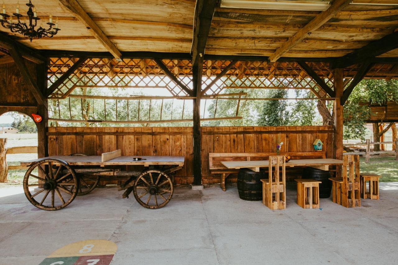 Treehouse Drevesna Hiska Strkovo Gnezdo Ranc Jures Hotel Лютомер Екстериор снимка