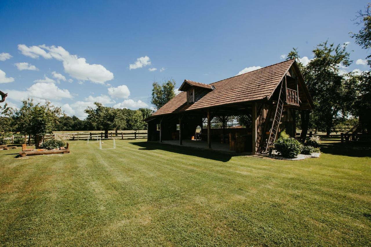 Treehouse Drevesna Hiska Strkovo Gnezdo Ranc Jures Hotel Лютомер Екстериор снимка