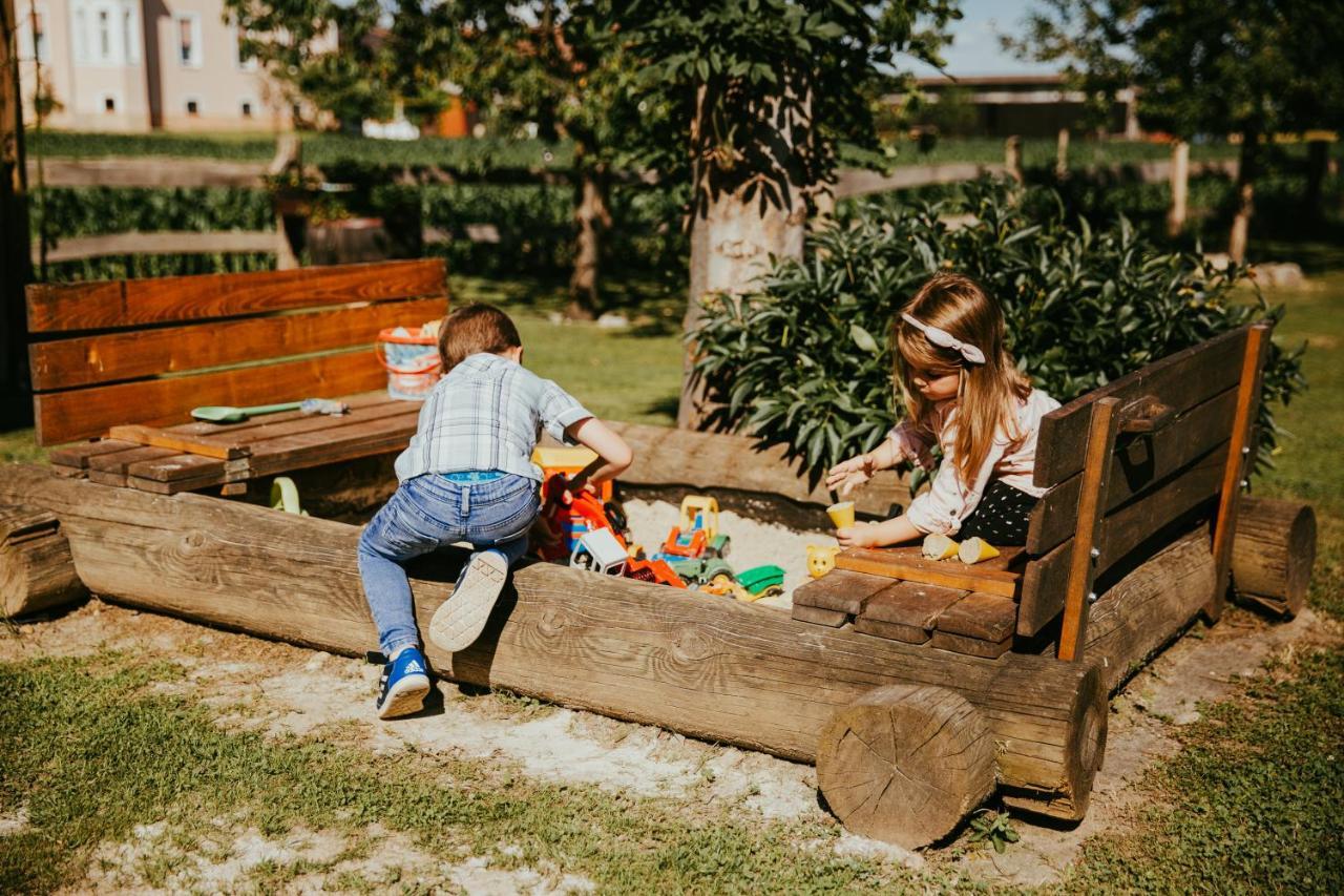 Treehouse Drevesna Hiska Strkovo Gnezdo Ranc Jures Hotel Лютомер Екстериор снимка